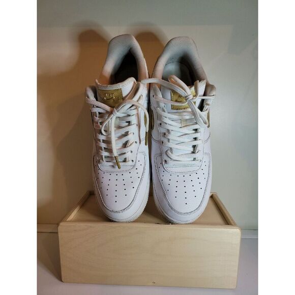 Nike Air Force 1 Low Gold Foil Swoosh Men's 10 - Picture 2 of 5